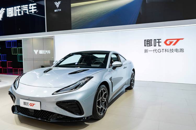 佛山南海区启集博企业管理咨询哪吒汽车在智能汽车领域的表现，领途汽车在新能源汽车市场中的影响力